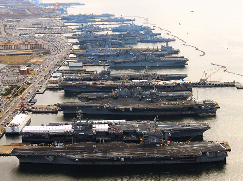 All four of the Atlantic Fleet’s big-deck amphibs are in the pictures — an event perhaps even rarer than a gathering of five carriers. However the report didn't include these ships are mothballed.