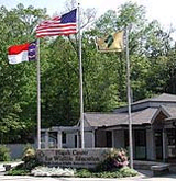 Visitors to the Pisgah Center for Wildlife Education can view both indoor and outdoor exhibits that focus on Mountain region wildlife. The exhibits are designed to show the relationship between people and wildlife, and the natural resources they share. 