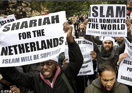 February 5, 2010 -  A Dutch court is hearing a petition by anti-Islam lawmaker, Geert Wilders, to avoid criminal prosecution for allegedly inciting hatred against Muslims. ( October 19, 2009 - "Geert Wilders greeted with 'Islam Will Dominate the World', 'Freedom Go to Hell', 'Shariah for The Netherlands'" )  